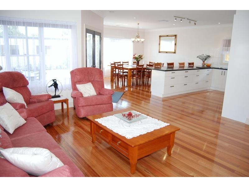 40 St Albans Road, East Geelong VIC 3219