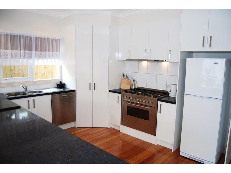 40 St Albans Road, East Geelong VIC 3219