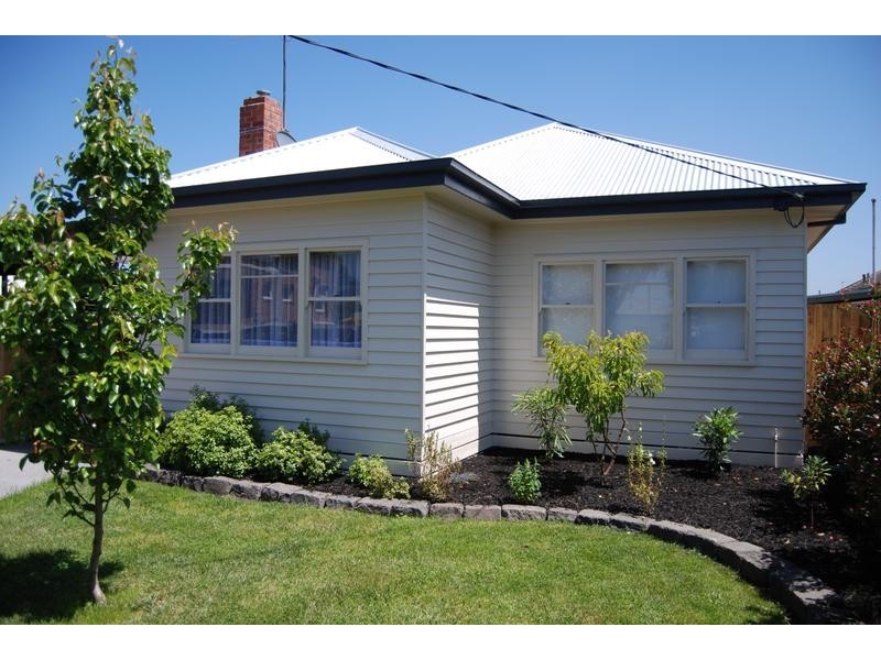 40 St Albans Road, East Geelong VIC 3219