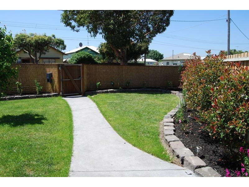 40 St Albans Road, East Geelong VIC 3219