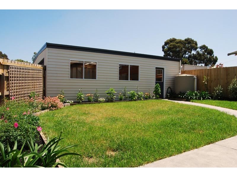 40 St Albans Road, East Geelong VIC 3219