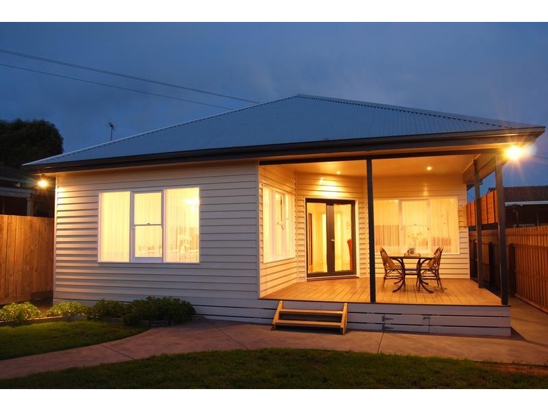 40 St Albans Road, East Geelong VIC 3219