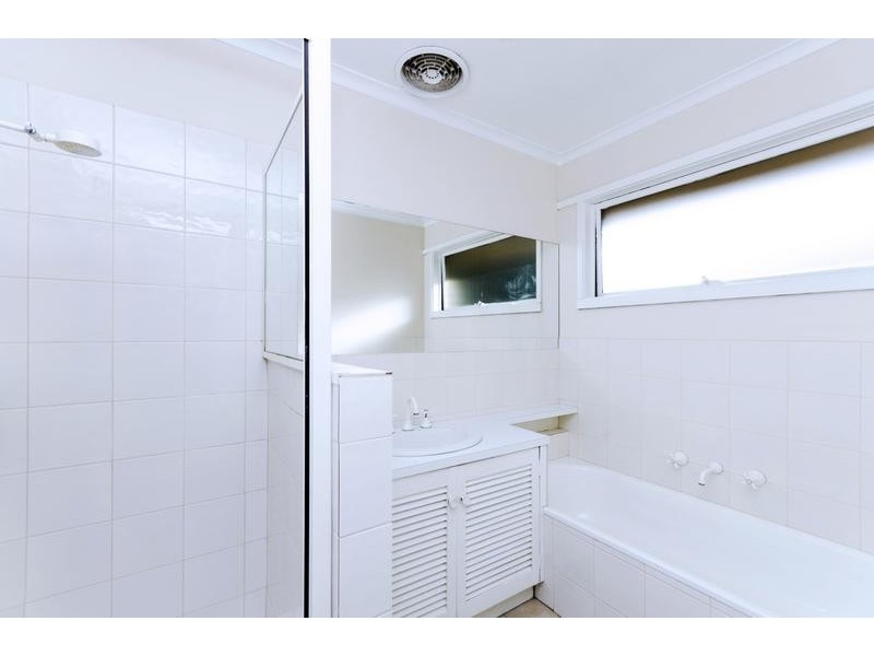 15 Moruya Dve, Grovedale VIC 3216