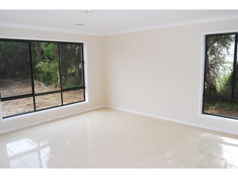 28 Macfarlane Street, Marshall VIC 3216