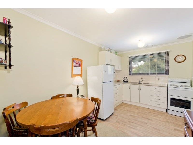 4/50 Hibiscus Cres, Newcomb VIC 3219
