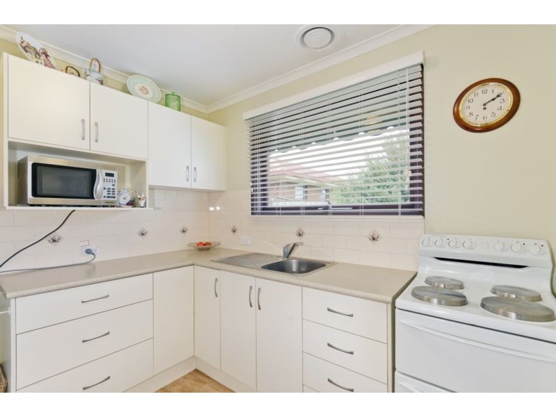 4/50 Hibiscus Cres, Newcomb VIC 3219