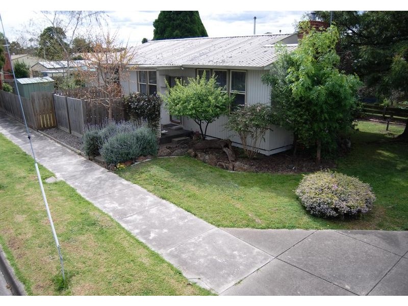 11 Staverly Road, Herne Hill VIC 3218