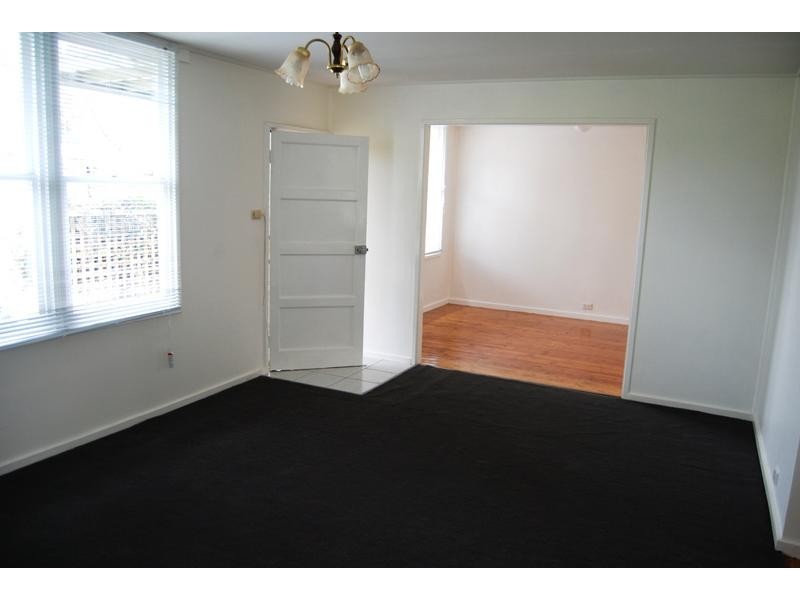 11 Staverly Road, Herne Hill VIC 3218