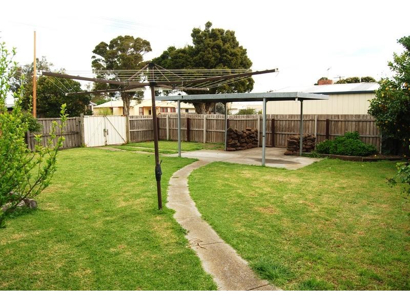 11 Staverly Road, Herne Hill VIC 3218