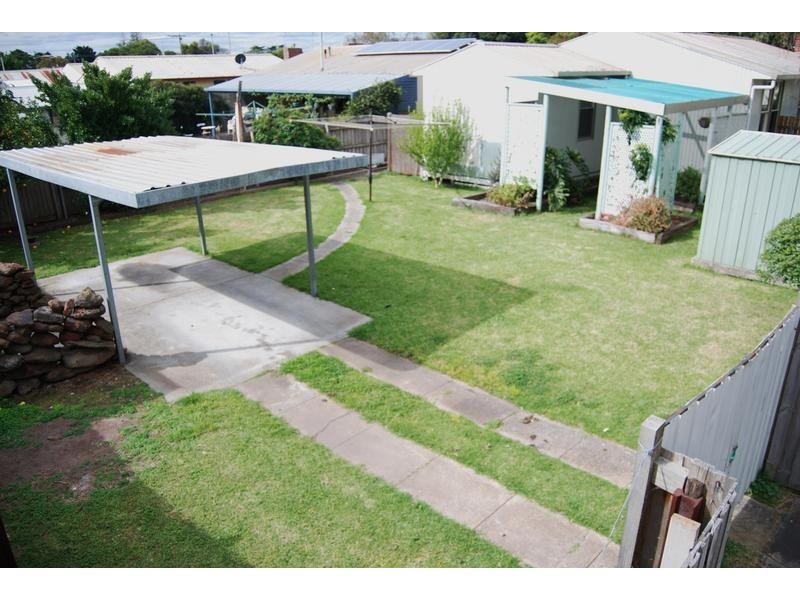 11 Staverly Road, Herne Hill VIC 3218