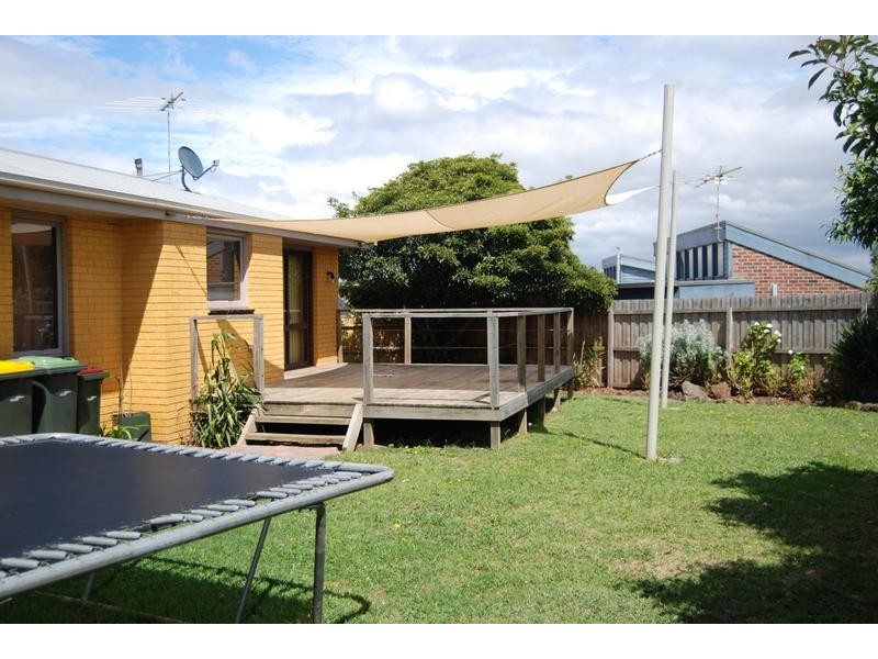 17 Dolphin Crt, Ocean Grove VIC 3226