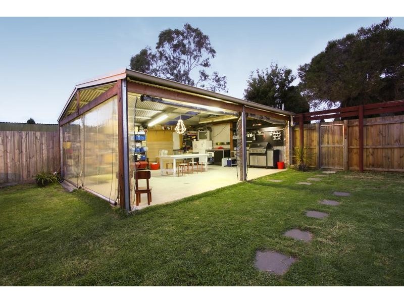 9 Itkeston Street, Herne Hill VIC 3218