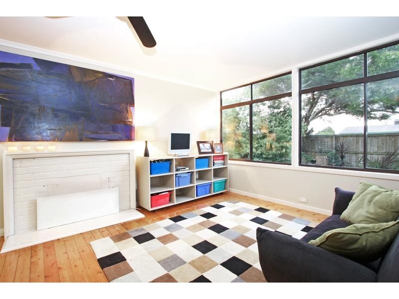 9 Itkeston Street, Herne Hill VIC 3218