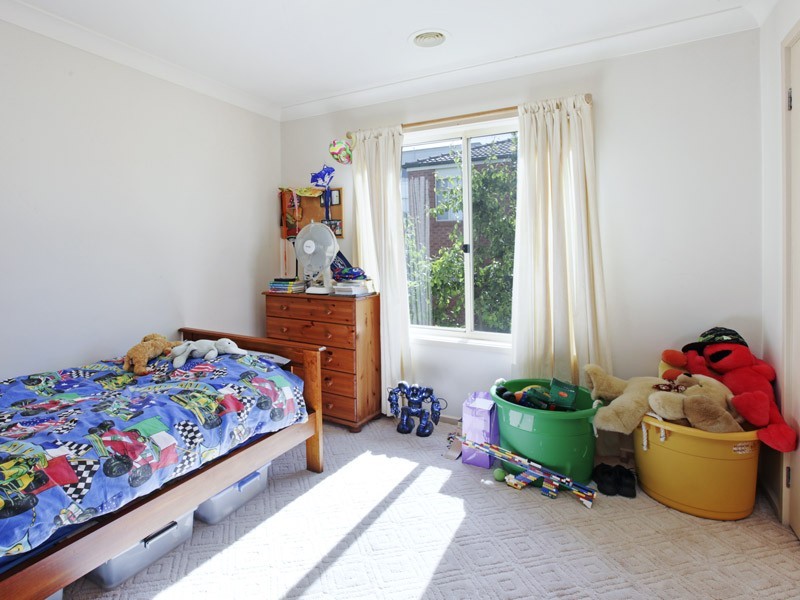 8 Victory Way, Highton VIC 3216
