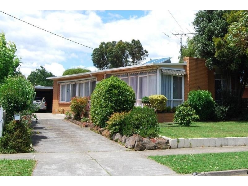 7 Glengarwyn Road, Leopold VIC 3224