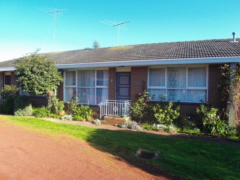 2/6 Hendricks Court, Highton VIC 3216
