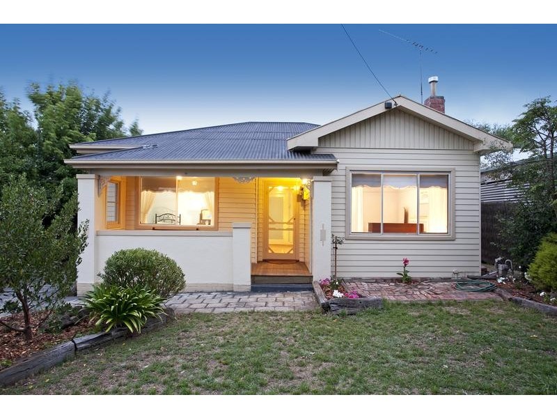 65 Sydenham Ave, Manifold Heights VIC 3218
