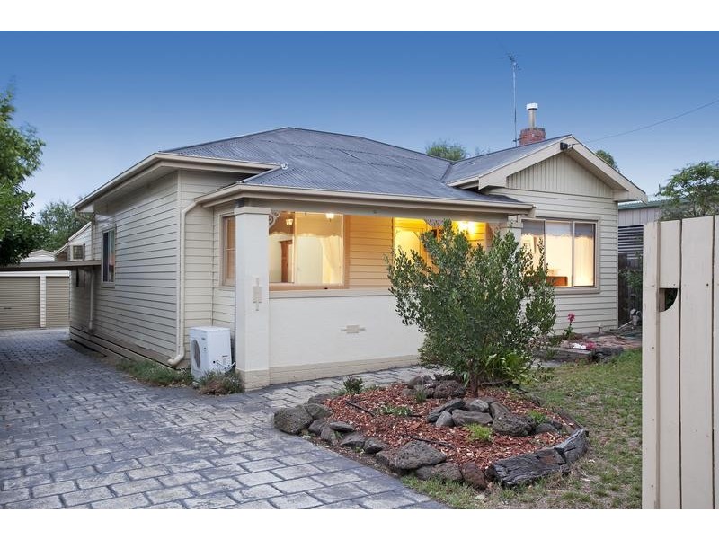 65 Sydenham Ave, Manifold Heights VIC 3218