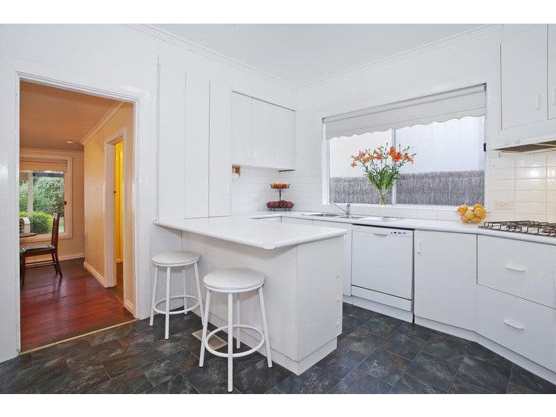 65 Sydenham Ave, Manifold Heights VIC 3218