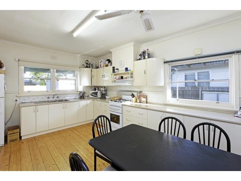 17 Little Ave, Hamlyn Heights VIC 3215