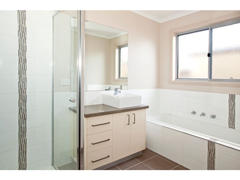3/3-5 Dardell Crt, Norlane VIC 3214