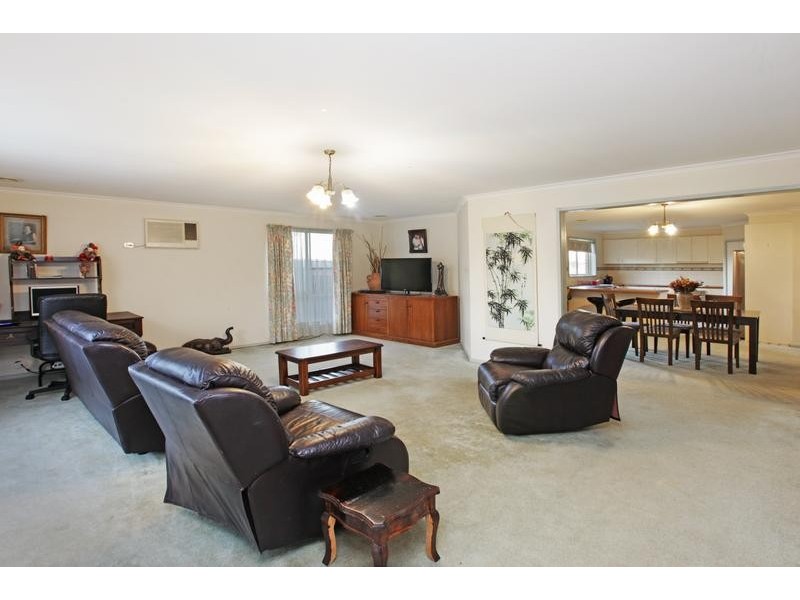 25 Bickford Rd, Grovedale VIC 3216