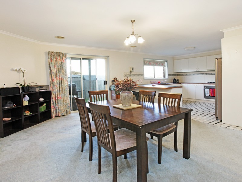 25 Bickford Rd, Grovedale VIC 3216