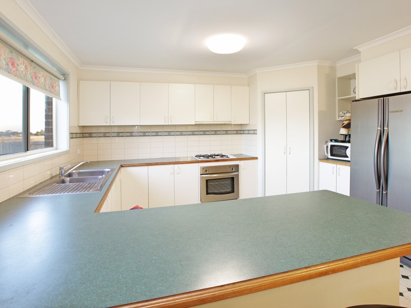 25 Bickford Rd, Grovedale VIC 3216