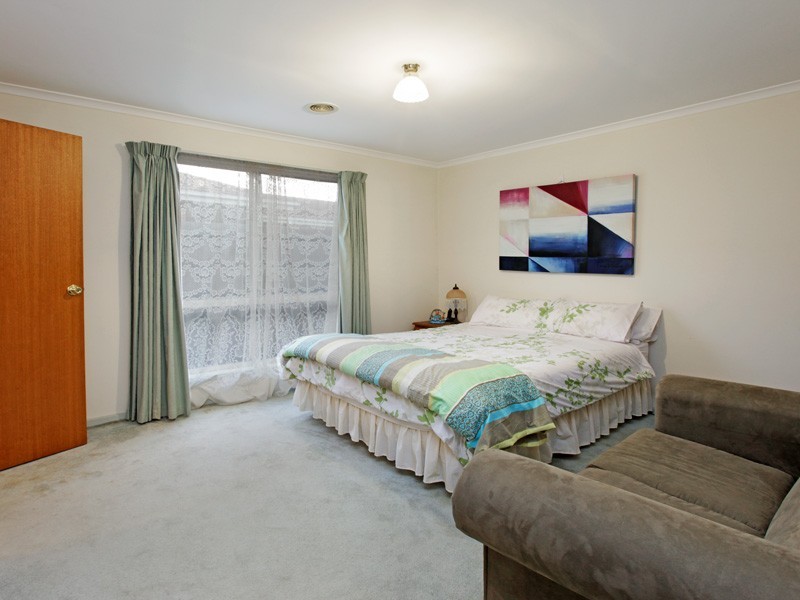 25 Bickford Rd, Grovedale VIC 3216