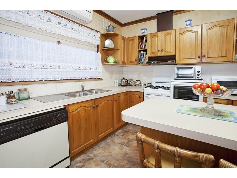 64 Heytesbury Street, Herne Hill VIC 3218