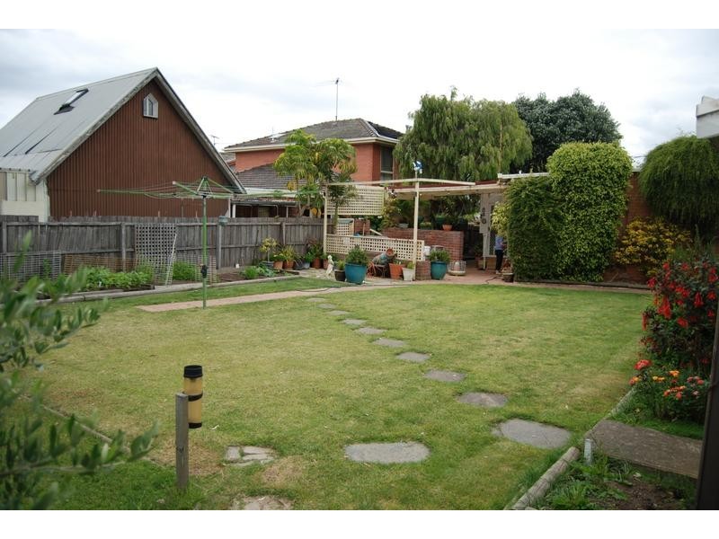 7 Glengarwyn Rd, Leopold VIC 3224