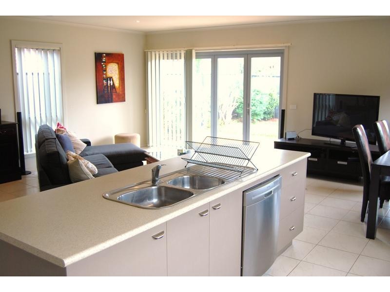 8/39 Astley Crescent, Point Cook VIC 3030