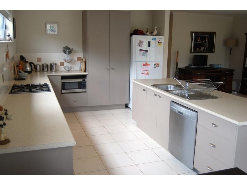 8/39 Astley Crescent, Point Cook VIC 3030