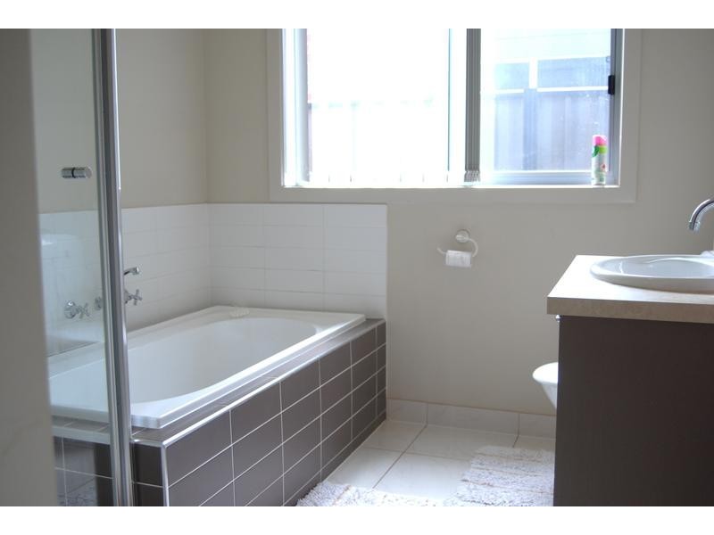 8/39 Astley Crescent, Point Cook VIC 3030