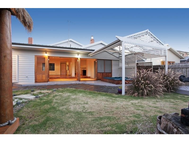 132 Gertrude St, Geelong West VIC 3218