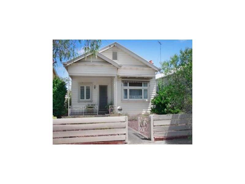 18 Thorne Street, East Geelong VIC 3219
