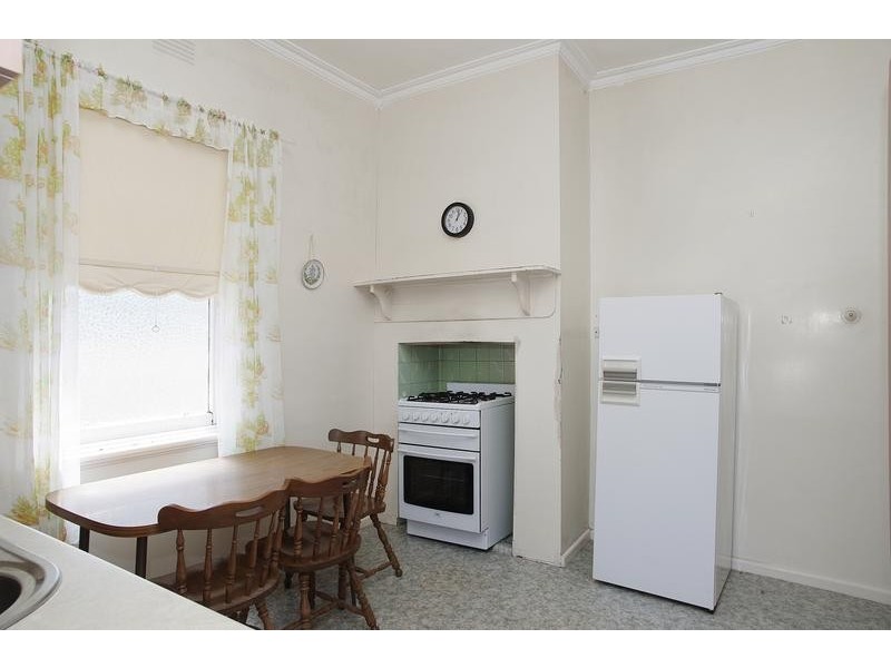 18 Thorne Street, East Geelong VIC 3219