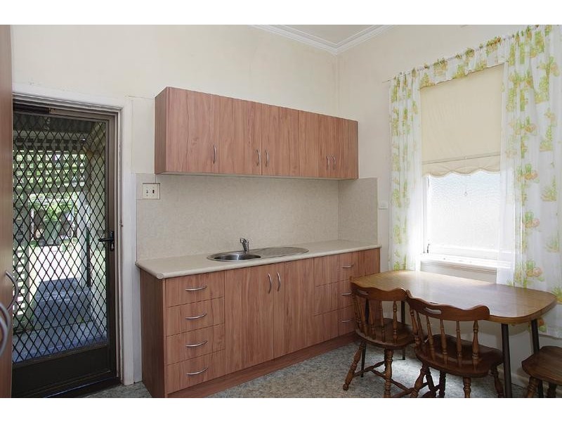 18 Thorne Street, East Geelong VIC 3219