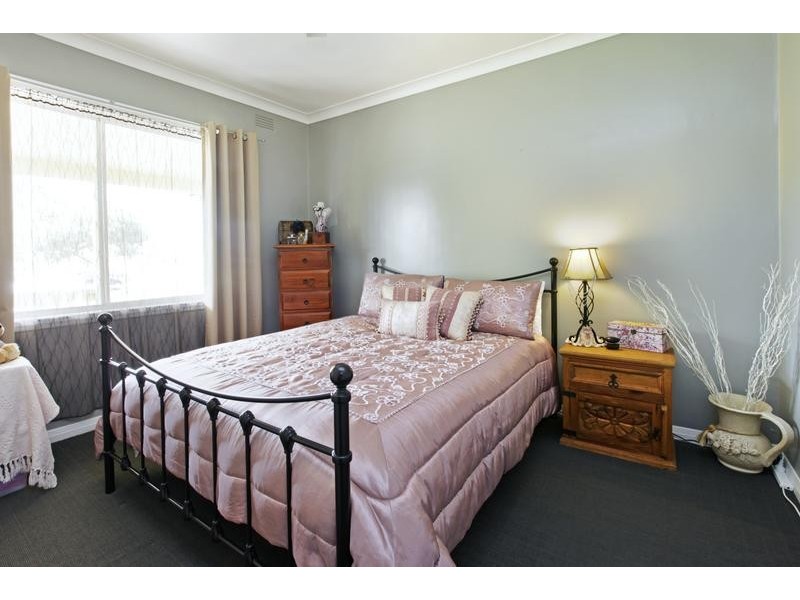 6 Milton St, Bell Park VIC 3215