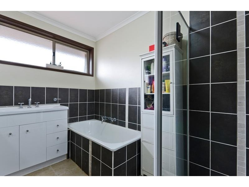 11 Laverton Crt, Corio VIC 3214