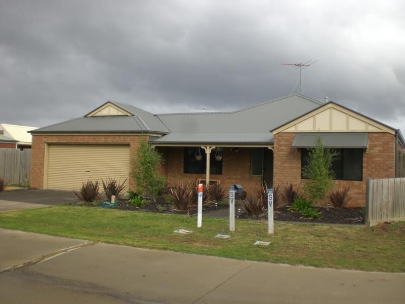 26 Carstairs Close, Grovedale VIC 3216