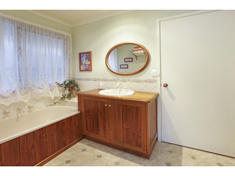 80 McCurdy Rd, Herne Hill VIC 3218