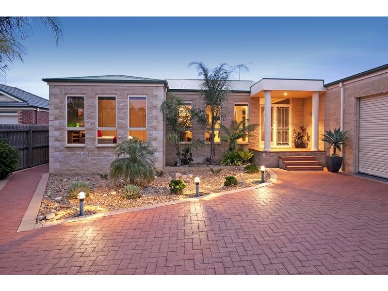 6 Marconi Place, Lara VIC 3212