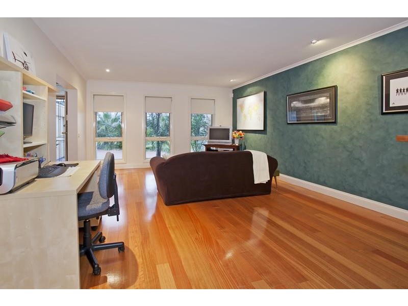6 Marconi Place, Lara VIC 3212