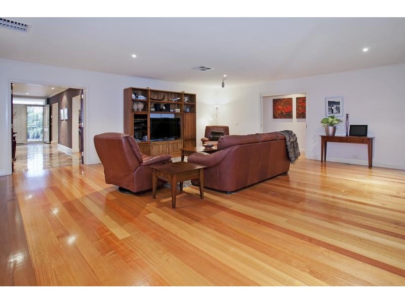 6 Marconi Place, Lara VIC 3212