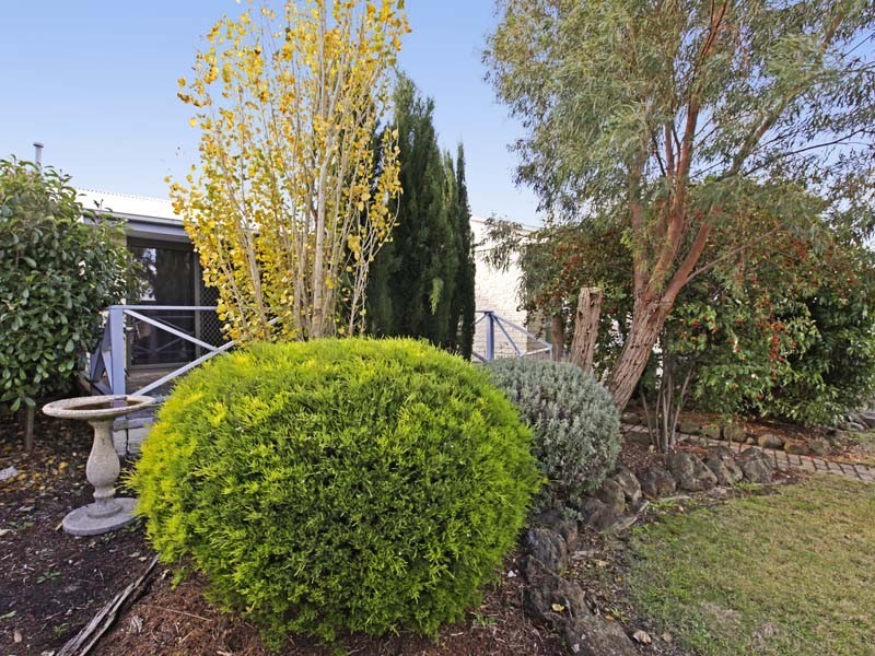 4 Karana Ave, Grovedale VIC 3216