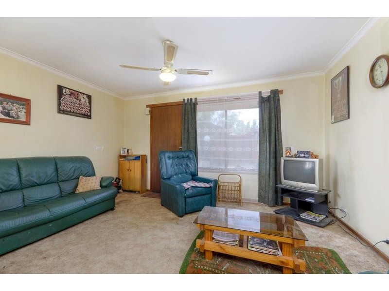 4/2 Cernan Crt, Whittington VIC 3219