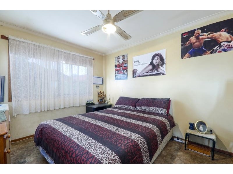 4/2 Cernan Crt, Whittington VIC 3219