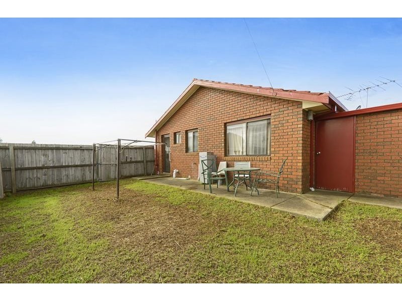 4/2 Cernan Crt, Whittington VIC 3219