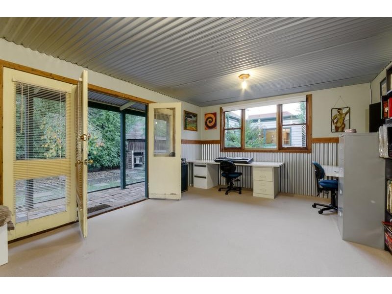 22 Regent St, Whittington VIC 3219